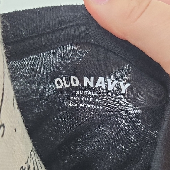 Old Navy Black Anniversary Graphic Tee - Picture 2 of 3
